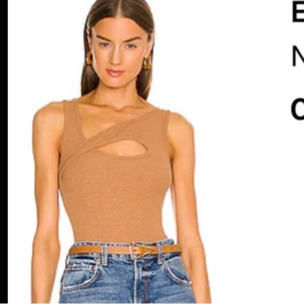 Elliot Keyhole Tank, size Medium